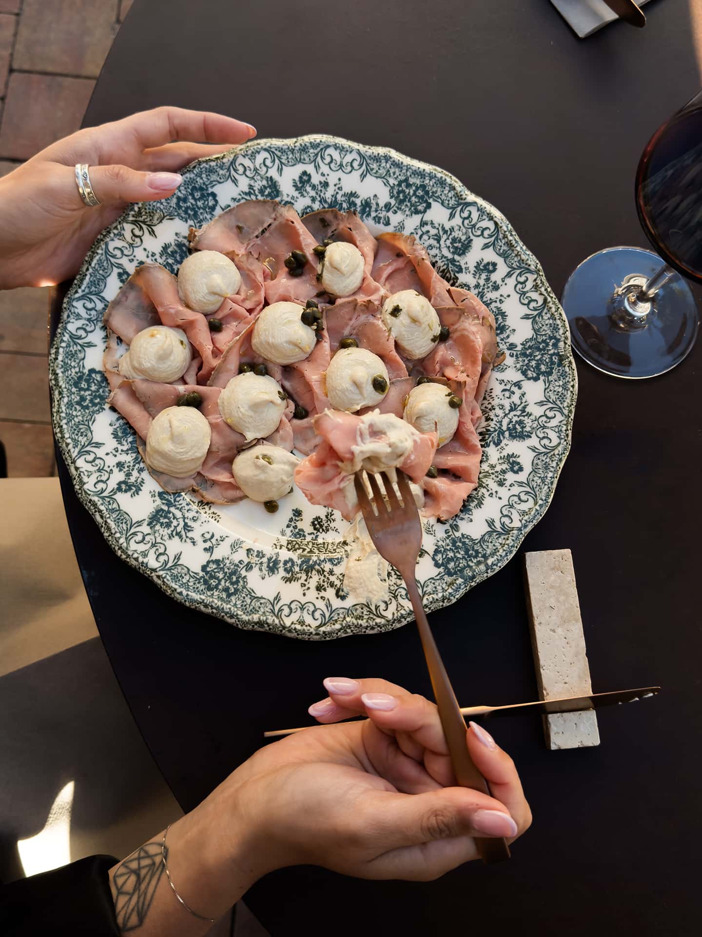 Piatto di vitello tonnato