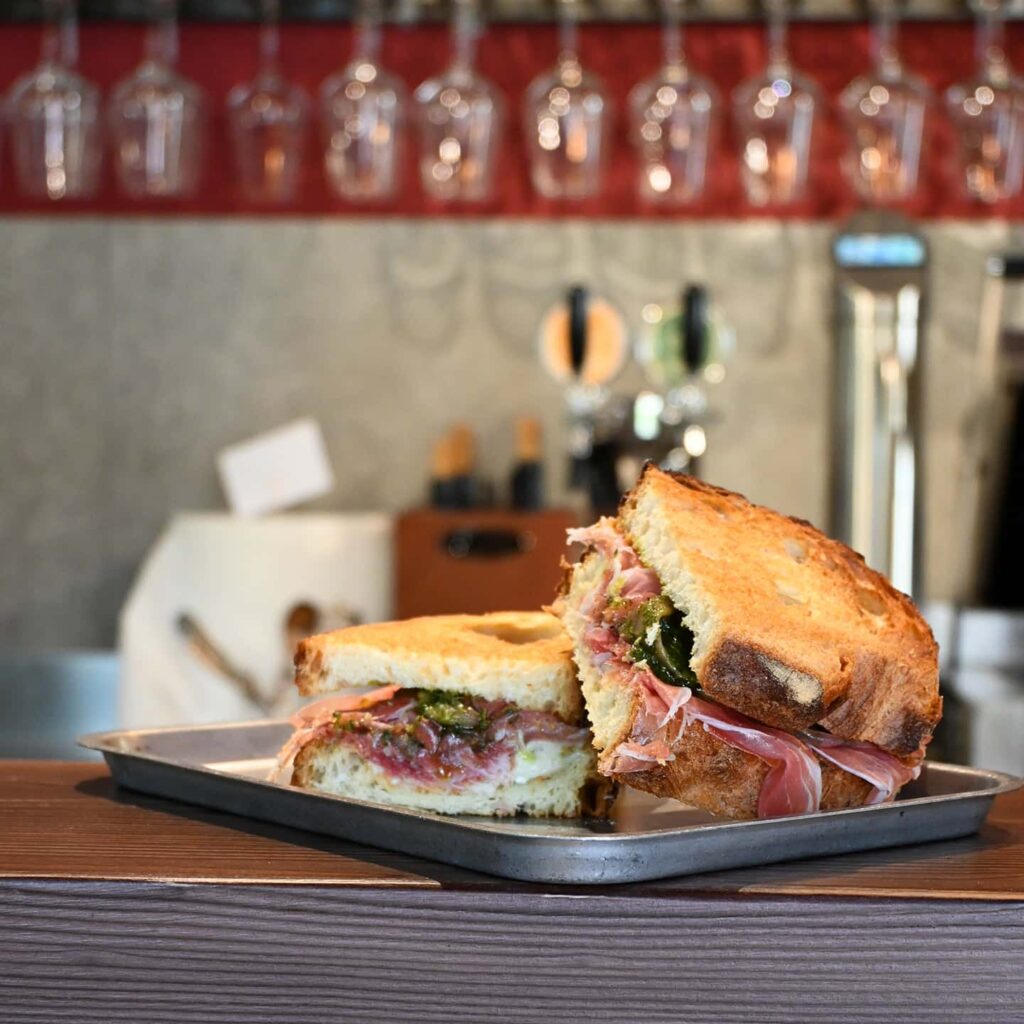 Panino tagliato a metà