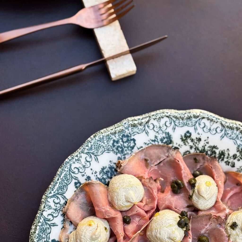 Piatto di vitello tonnato